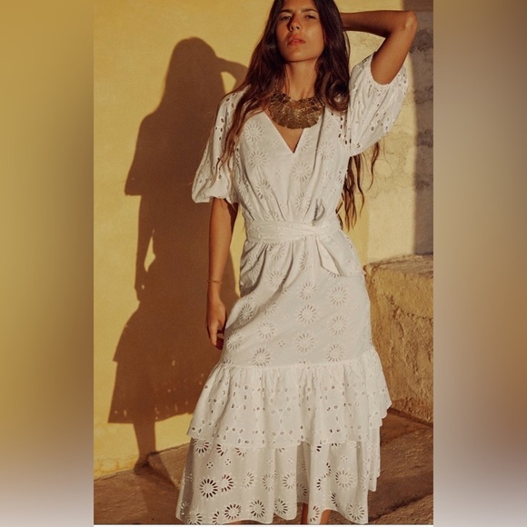 Zara Bloggers Fav Oyster White Belted Embroidered Tiered V-Neck Midi Dress Sz M - Picture 4 of 17